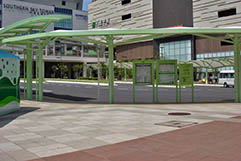 八王子駅南口広場(東京都) 太平洋プレコン工業 アートスルー 使用製品:透水性平板