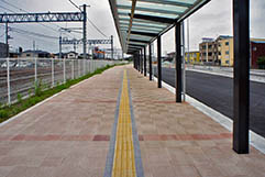 川間駅北口広場(千葉県) 太平洋プレコン工業 遮熱ILB 使用製品:透水性平板