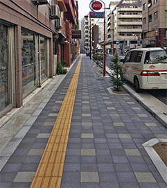 豊島区池袋1丁目（東京都）太平洋プレコン工業　点字　線字　　使用製品：視覚障害者誘導用ブロック