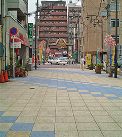 新世界商店街（大阪府）使用製品：カラー平板